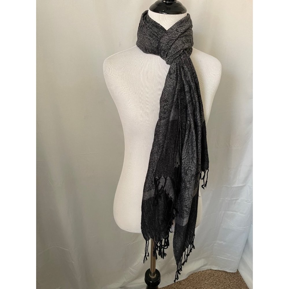 Jacelyn Smith Black/Gray Paisley Pattern Scarf/Wrap/Shawl - Picture 4 of 9